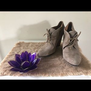 Isaac Mizarahi Nude Wedges